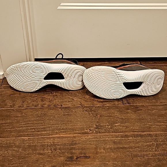 Under Armor Curry Beautiful Flow 8 Basketball Shoes sz 7 - Picture 9 of 12